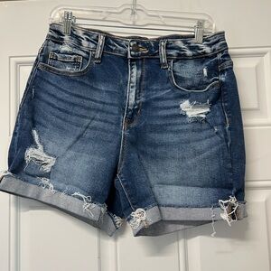 Zenana distressed cuffed shorts size Large